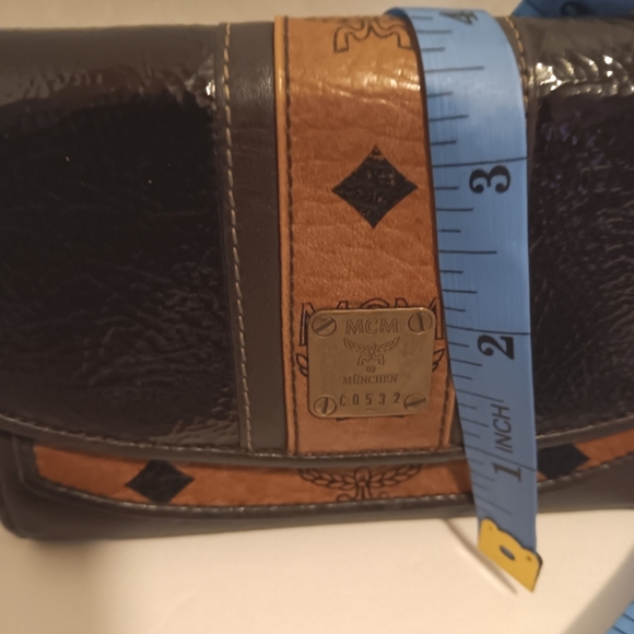 Preloved mcm wallet (unisex) - Picture 13 of 14